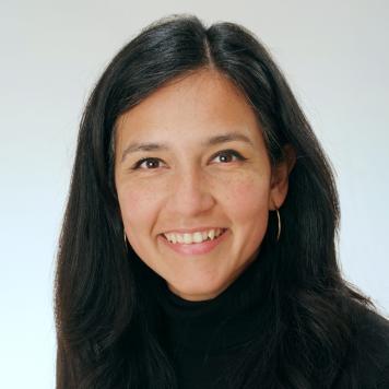 Frontale Aufnahme von Frau Zepeda Brenes